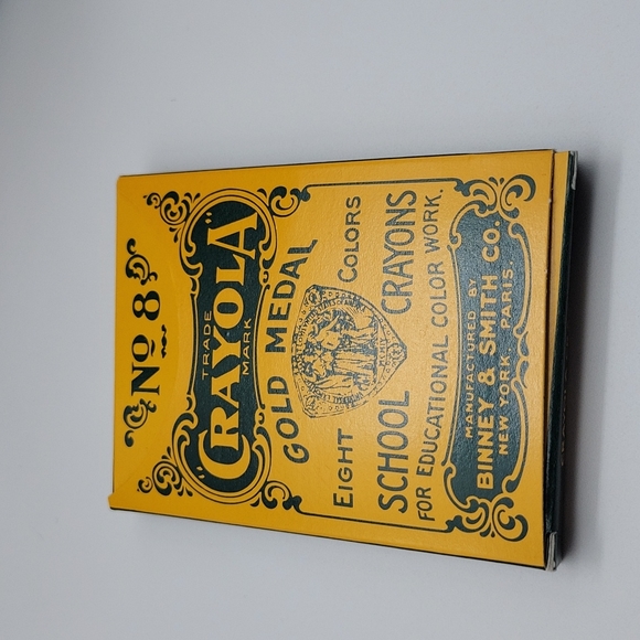 90th anniversary (1993) Crayola Tin - Picture 3 of 7